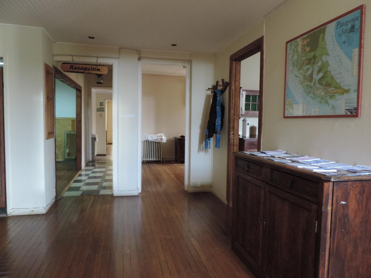 Hostal Oro Fueguino プンタアレナス エクステリア 写真